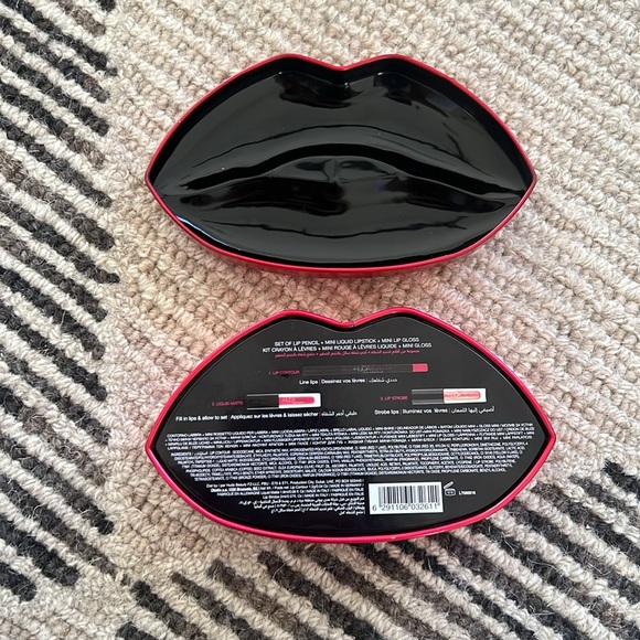 Huda Beauty Lip Tin - Picture 3 of 3